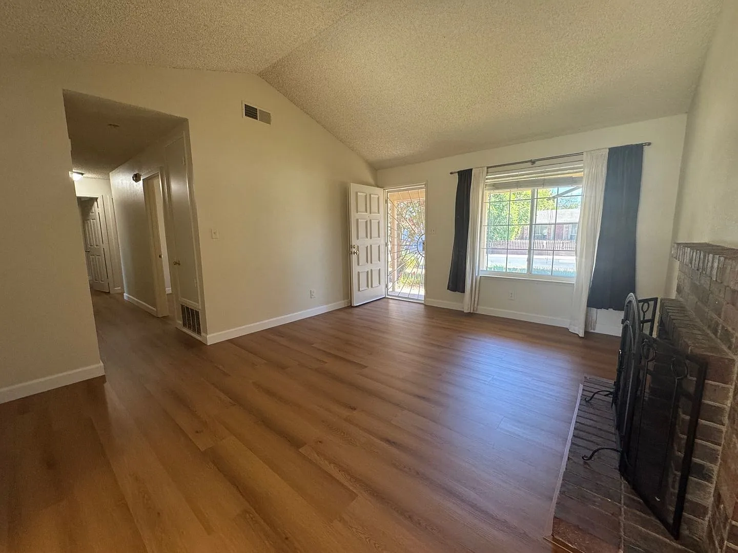 Recently Remodeled Four Bedroom Rosemont Home with Large Backyard! — Photo 2