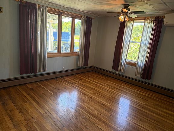 5th image of 1027 Main Street
