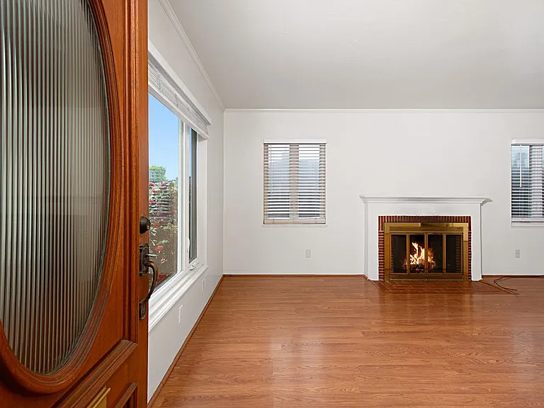4866 Academy St — Photo 4