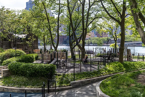 Rented by Bozzuto Management | media 25