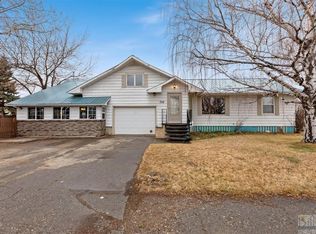 702 2nd St W, Hardin, MT 59034