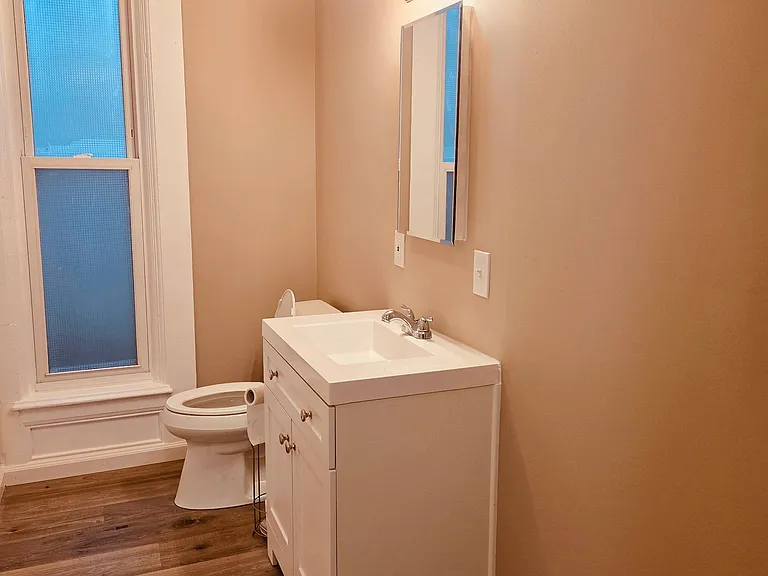 316 E Main St #1 — Photo 7