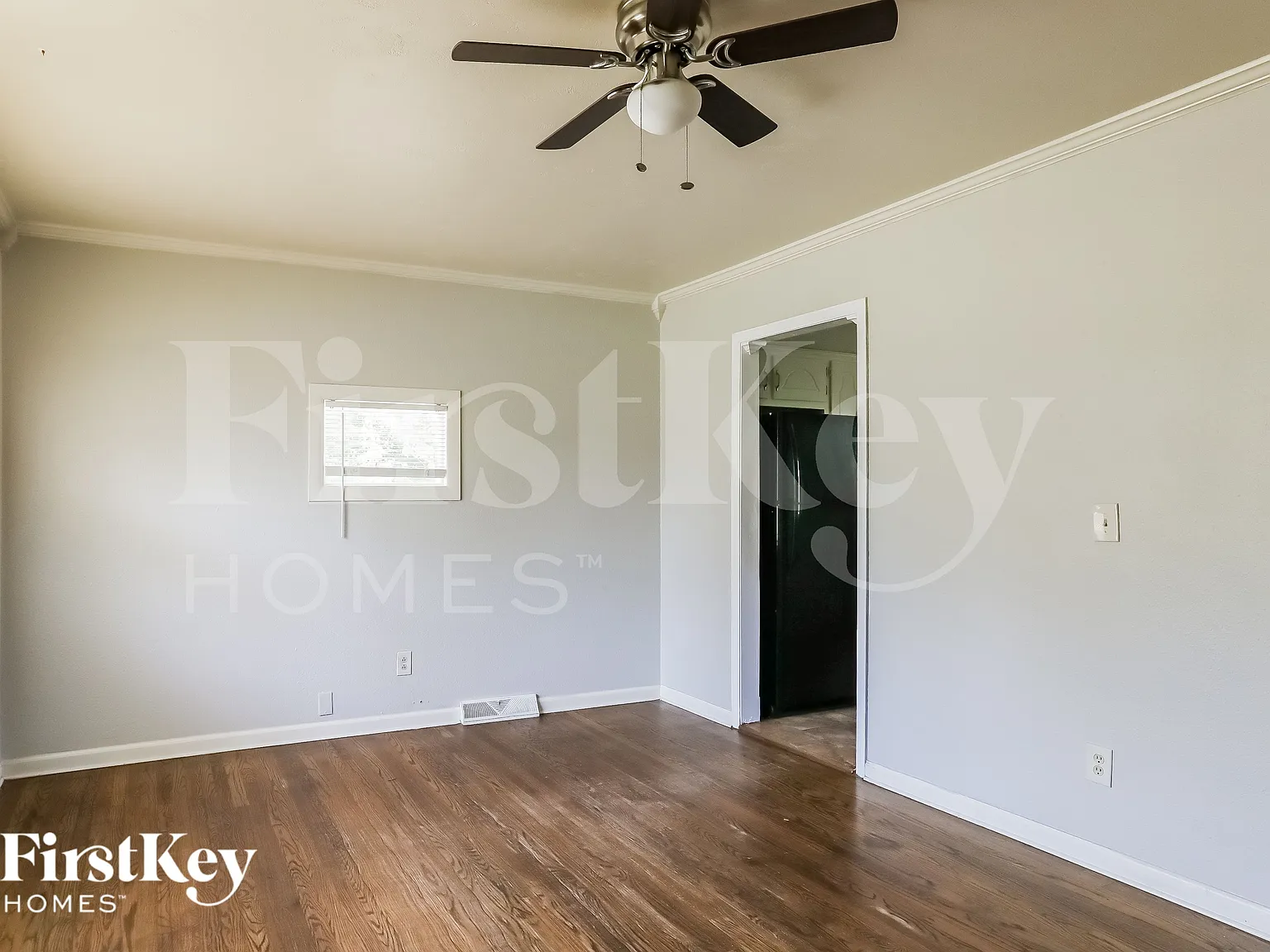3 bed, 2.0 bath, 840 sqft, $1,340 — Photo 3