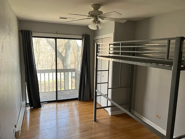 10 Saint Thomas Colony #1 — Photo 14