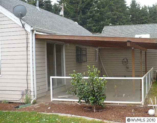 2nd image of 7825 Portland Rd NE