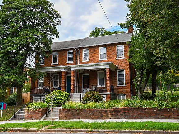 2nd image of 4210 10th St NE