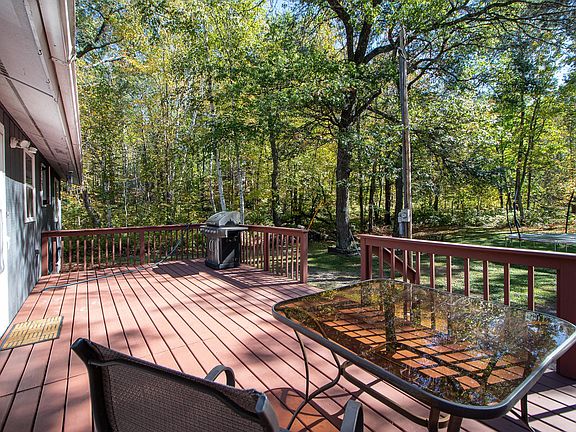 3rd image of 19865 Blue Lake Rd