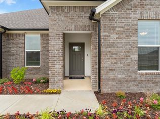 2909 Hattie Ln, Lowell, AR 72745