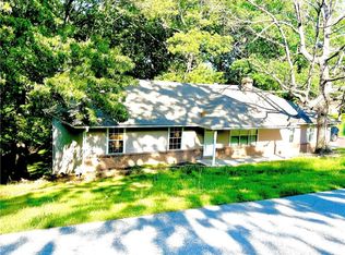 9350 Grimes Dr, Rogers, AR 72756