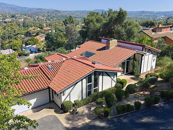 2nd image of 2448 Royal Crest Dr