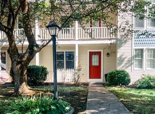 829 Greenbriar Ln, Danville, PA 17821