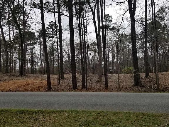 4th image of 225 Maryanne Dr
