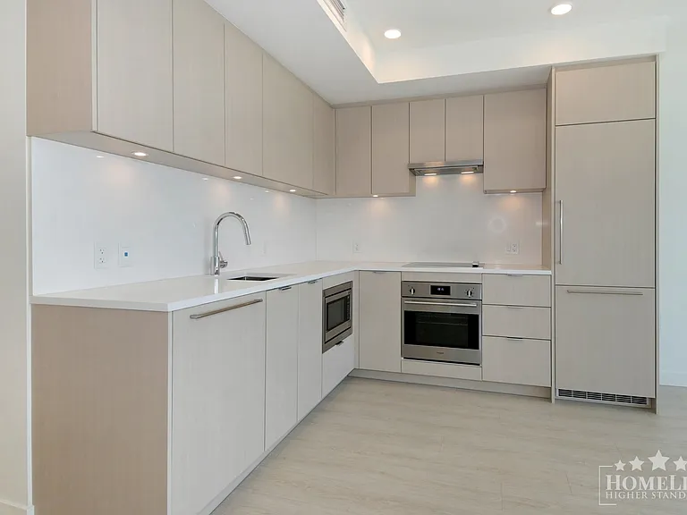 13675 107a Ave #1212 — Photo 7