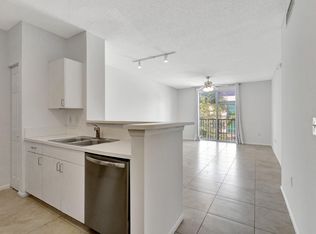 720 S Sapodilla Ave APT 303, West Palm Beach, FL 33401