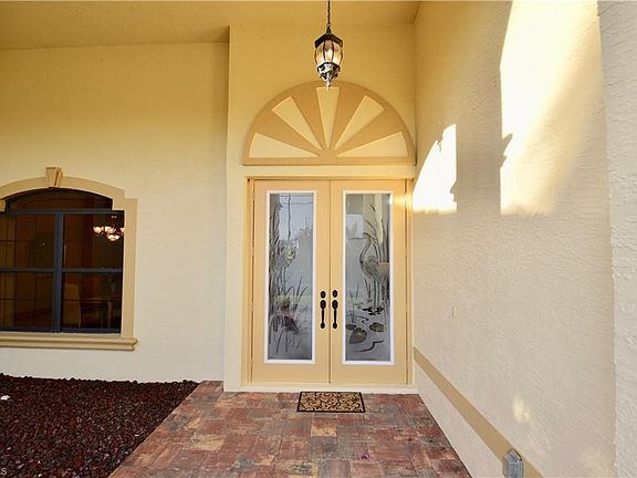 3rd image of 2725 SW 52nd St