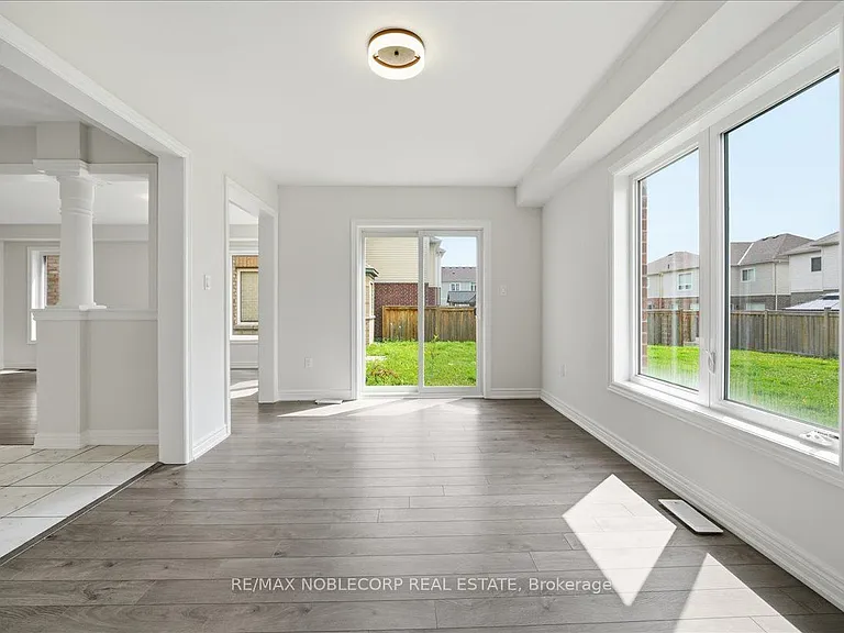 226 Bruce Cameron Dr — Photo 12