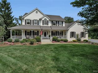 50 Sunburst Cir, East Amherst, NY 14051