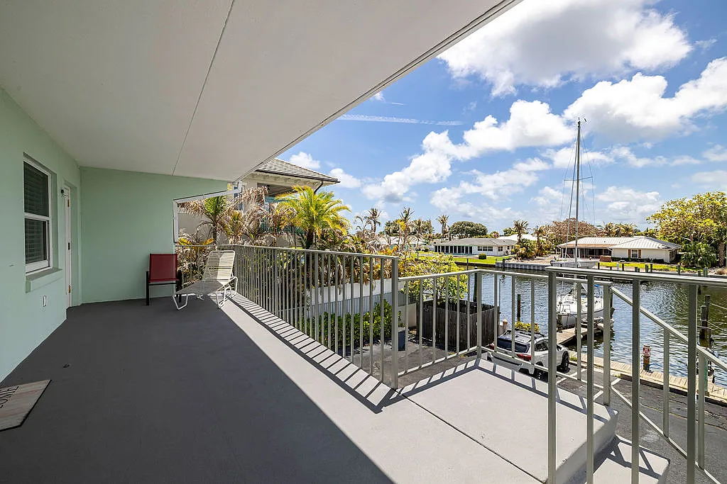2 bed, 1000 sqft, $2,500 — Photo 2