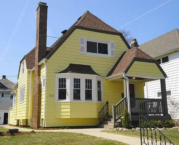 1st image of 3933 N Farwell Ave