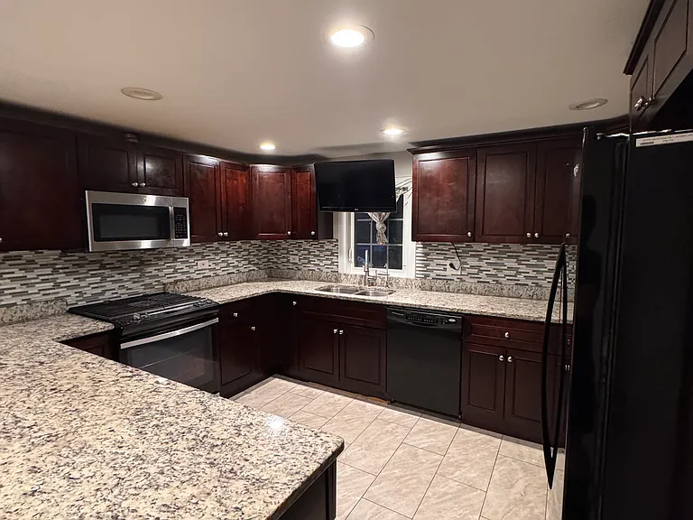 218 S 13th Ave #2 — Photo 3