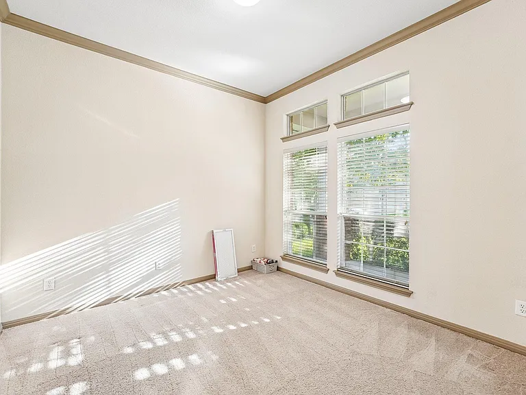 10028 Lisi Anne Dr — Photo 18