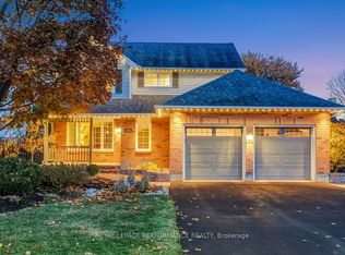 32 Parklands Ave, Russell, ON K4R 1A2