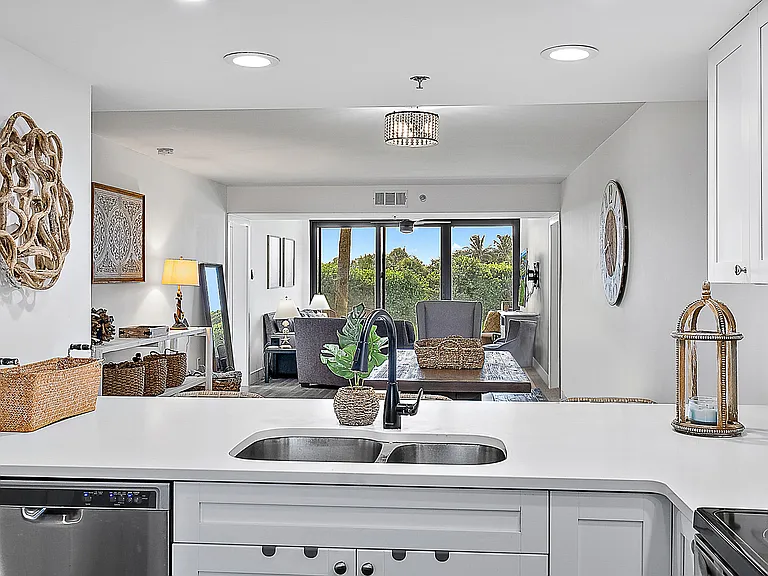 101 S Seas Dr #105 — Photo 10