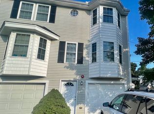 97 Hildreth St UNIT 1, Lowell, MA 01850