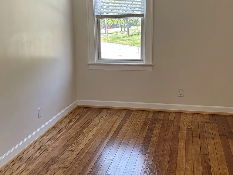 330 Lilienthal St — Photo 7