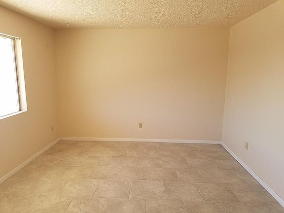3rd image of 2002 Scenic Dr APT A