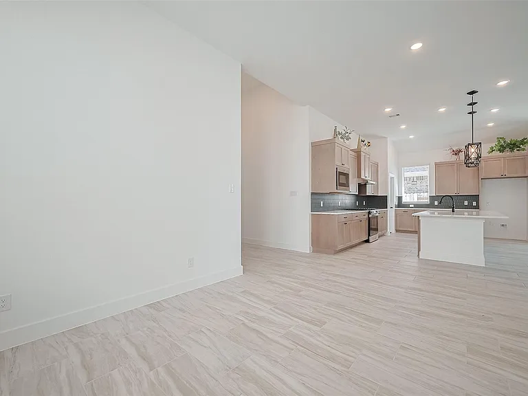 3328 Voda Bend Dr — Photo 7