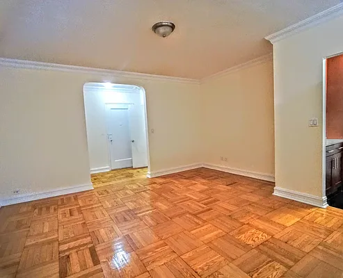 Rented by Anchor Associates | media 8