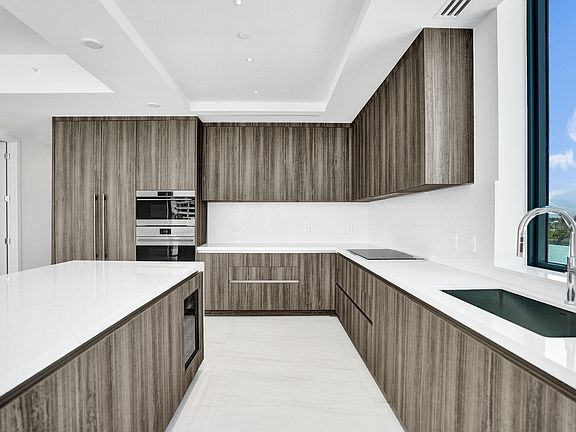 4th image of 305 Briny Avenue #306