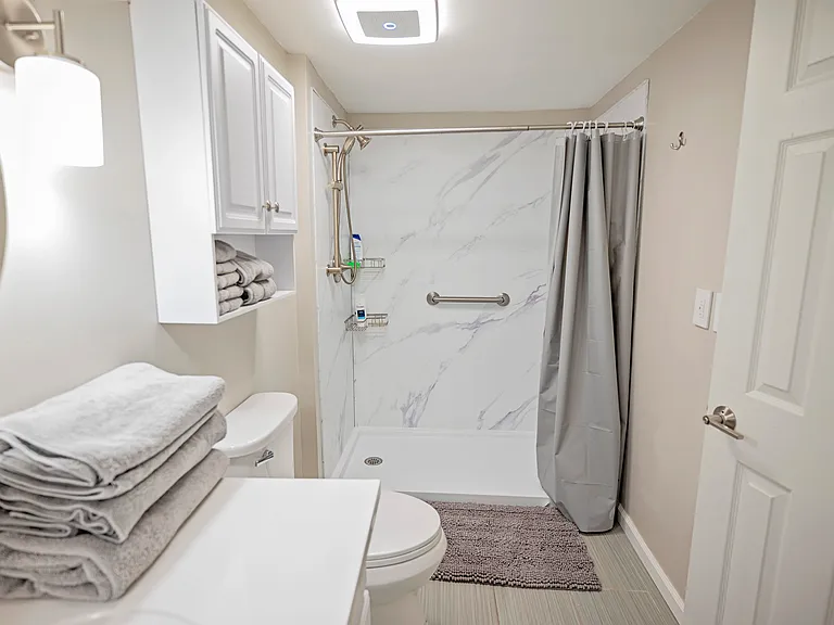 413 SE Lana Ct — Photo 37