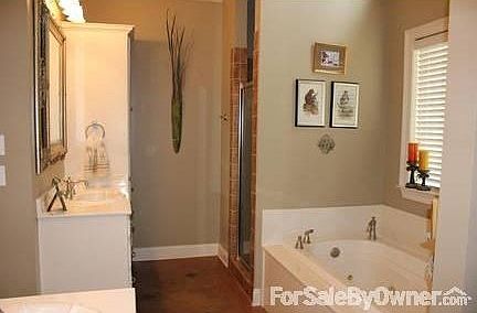 5th image of 7890 Lazy Oak Cir
