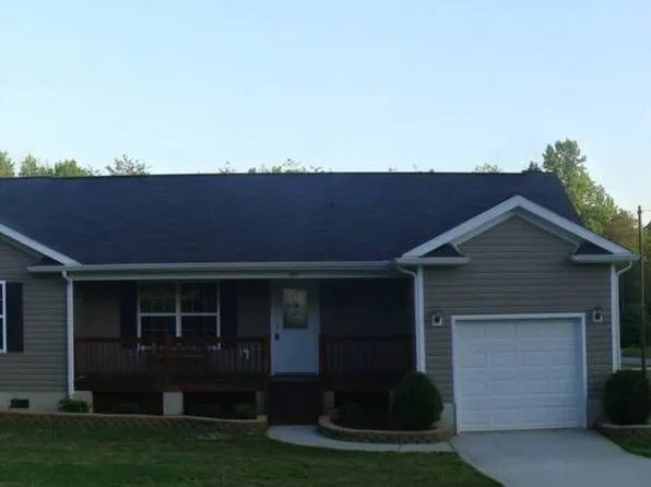 524 W Pine St, Maiden, NC 28650