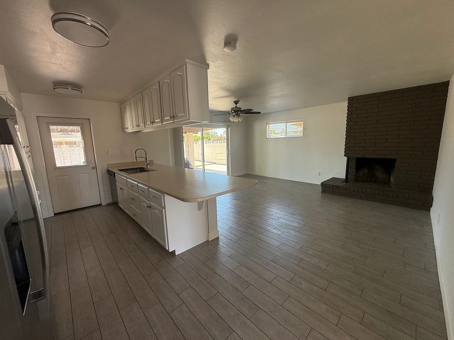 315 E Pebble Beach Dr — Photo 4