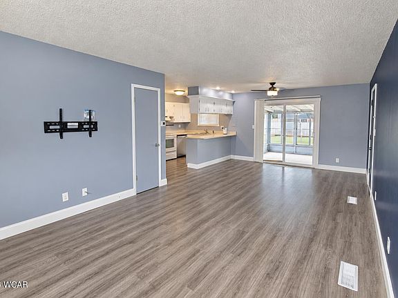 5th image of 1918 Rice Ave