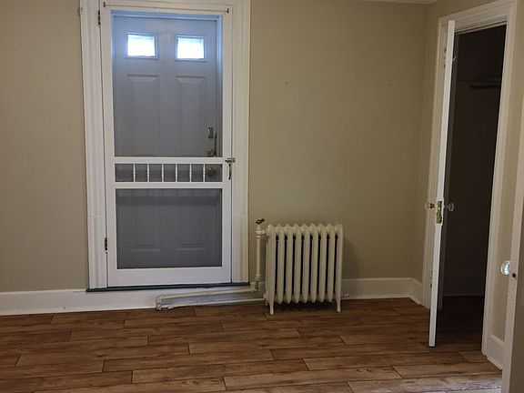 3rd image of 138 E Chestnut St APT 9
