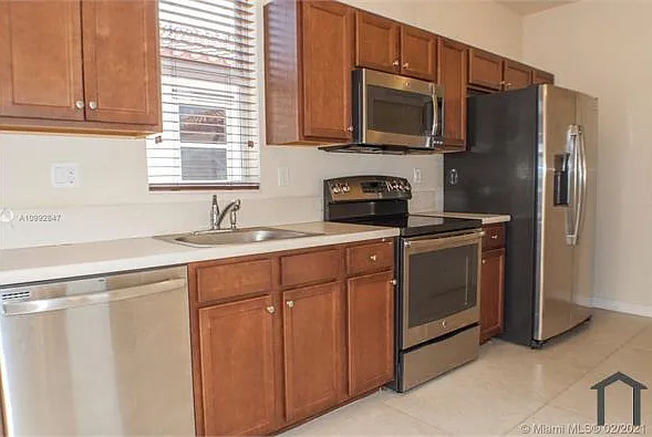 9444 SW 171st Ave — Photo 5
