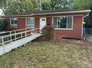 8414 Christine St, Warren, MI 48093