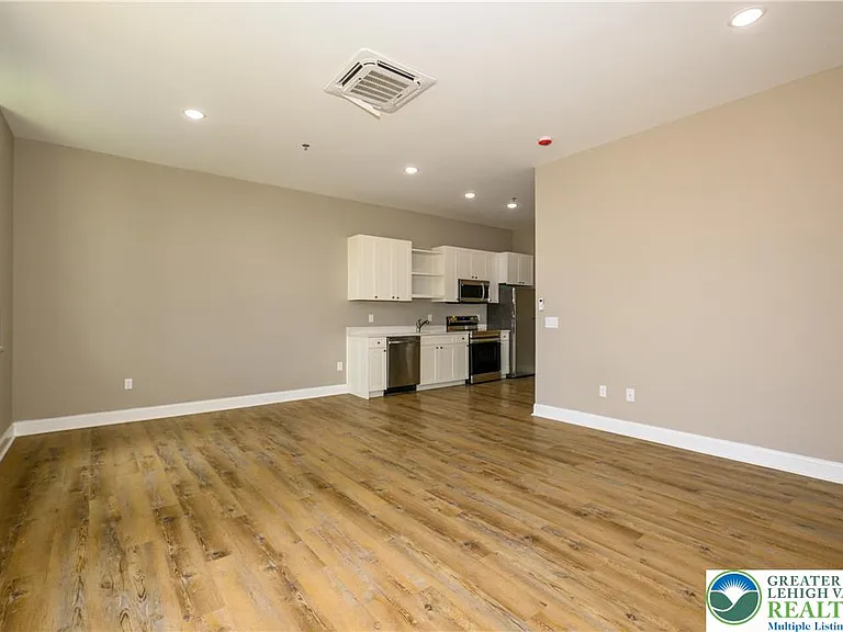 1012 2nd St N — Photo 14