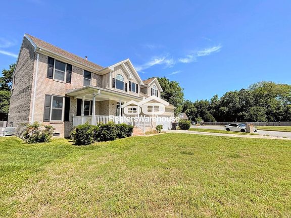 3rd image of 3512 Canterbury Dr