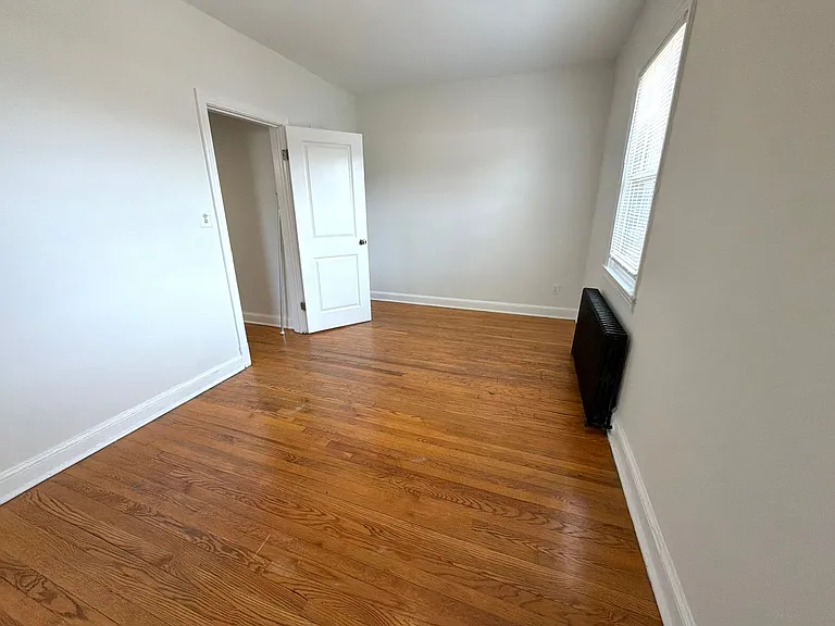 116 44th Street NE — Photo 8