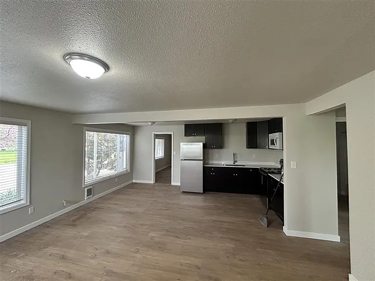 9240 Garrison Rd — Photo 24
