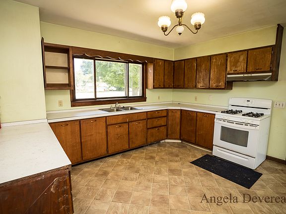 5th image of 3183 Belding Rd