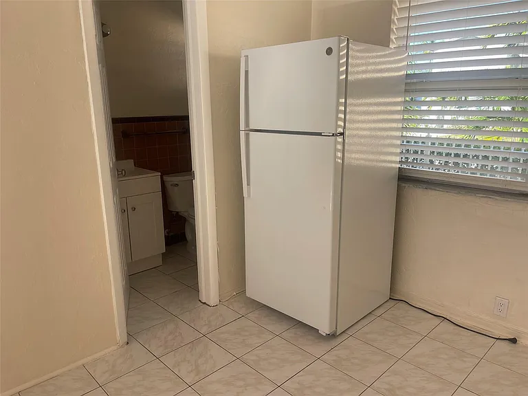 1727 Dewey St #3 — Photo 12