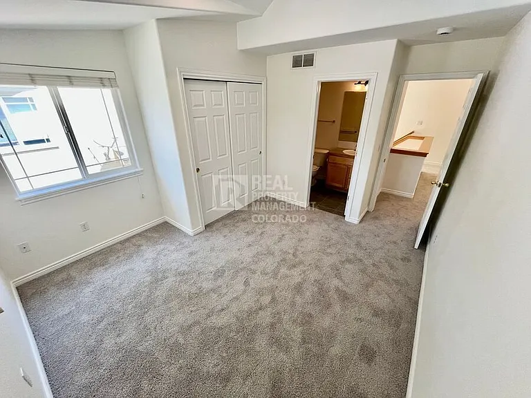 818 S Terry St #B9 — Photo 16