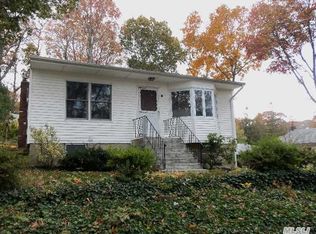 88 Jamaica Dr, Sound Beach, NY 11789