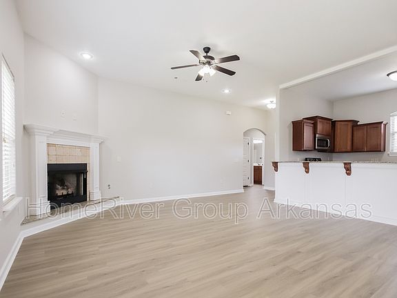 4th image of 460 Ravenna Dr